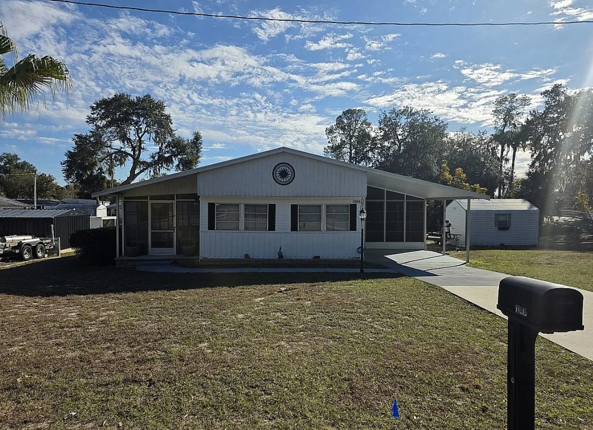3 Bedroom House For Sale By Owner in Astatula, FL 