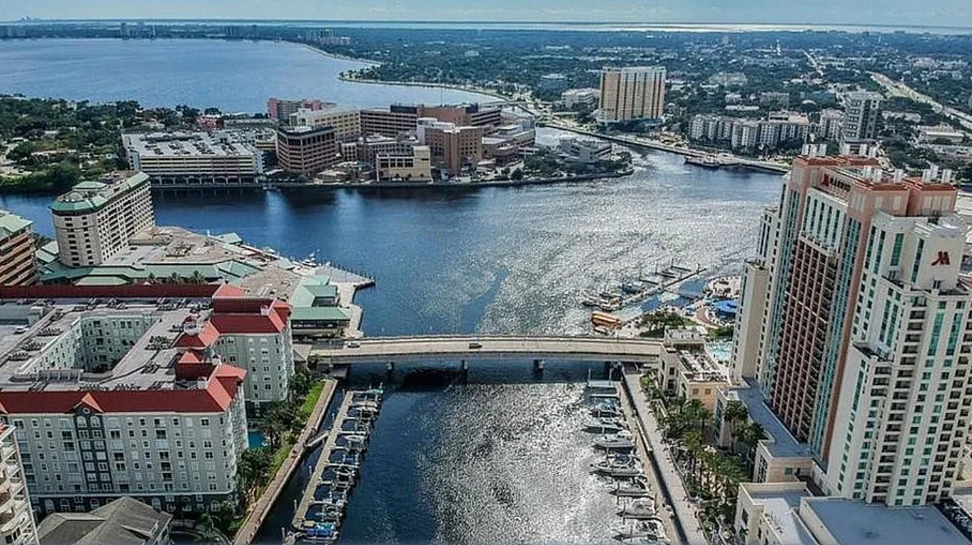 2 Bedroom Condo For Sale By Owner in Tampa, FL