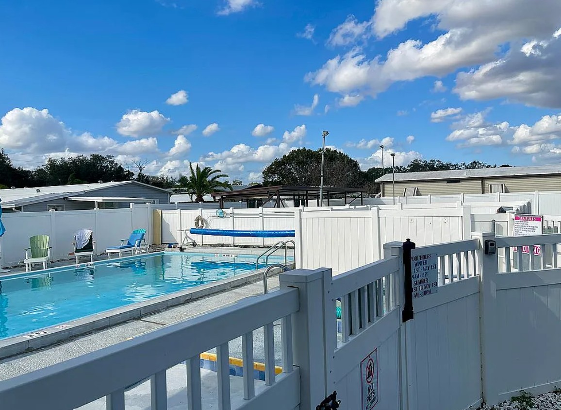 2 Bedroom House For Sale By Owner in Zephyrhills, FL 