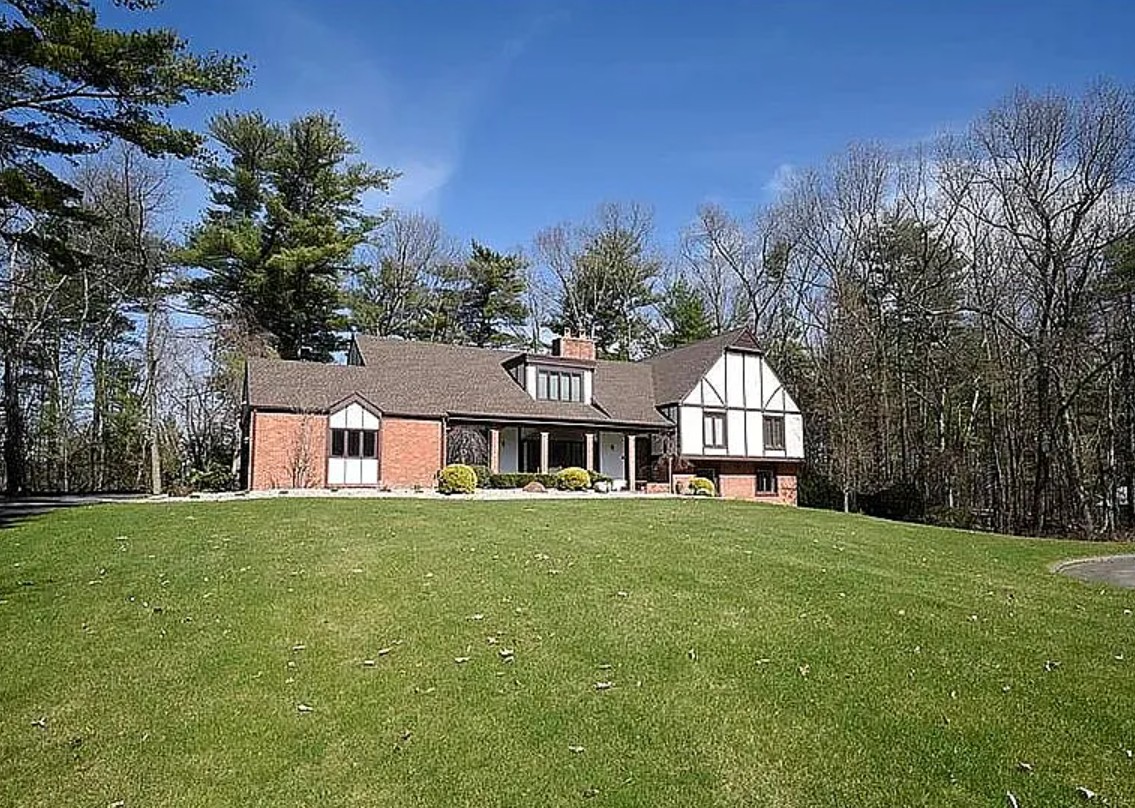 Tudor Style House For Sale By Owner in Avon, CT 
