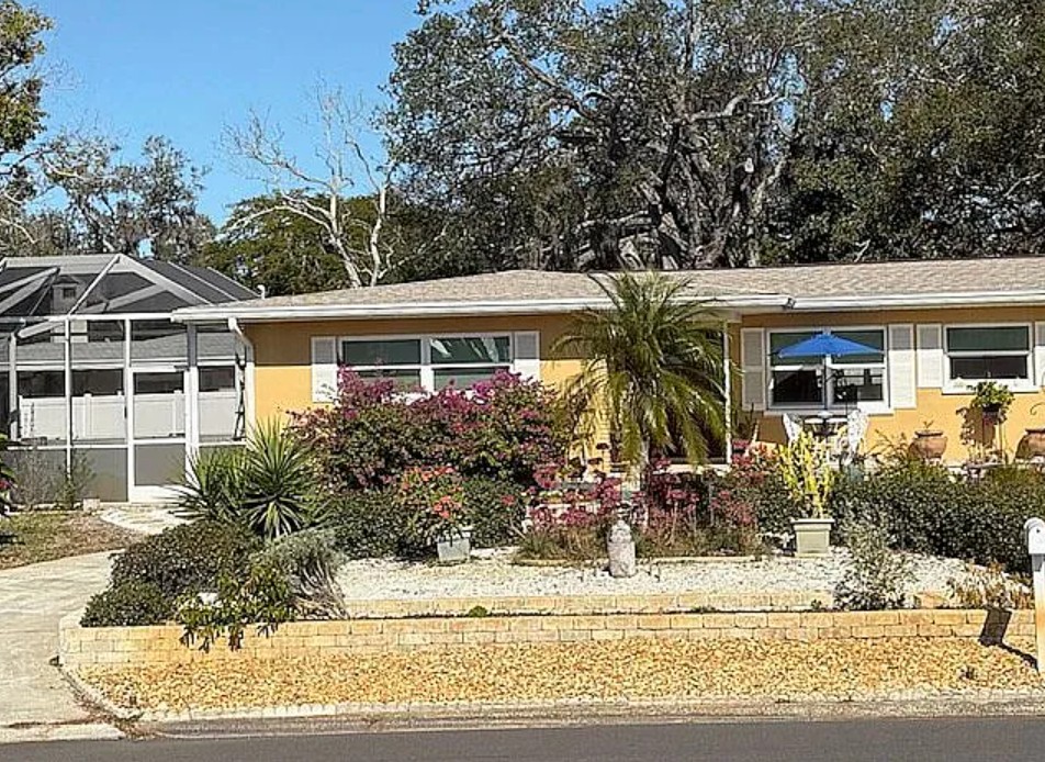 3 Bedroom House For Sale By Owner in Palm Harbor, FL 