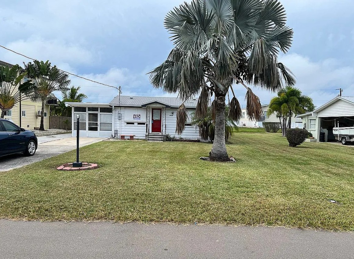 2 Bedroom House For Sale By Owner in Bradenton, FL 