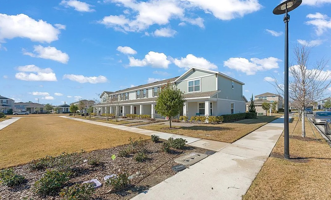 3 Bedroom Townhouse For Sale By Owner in Debary, FL