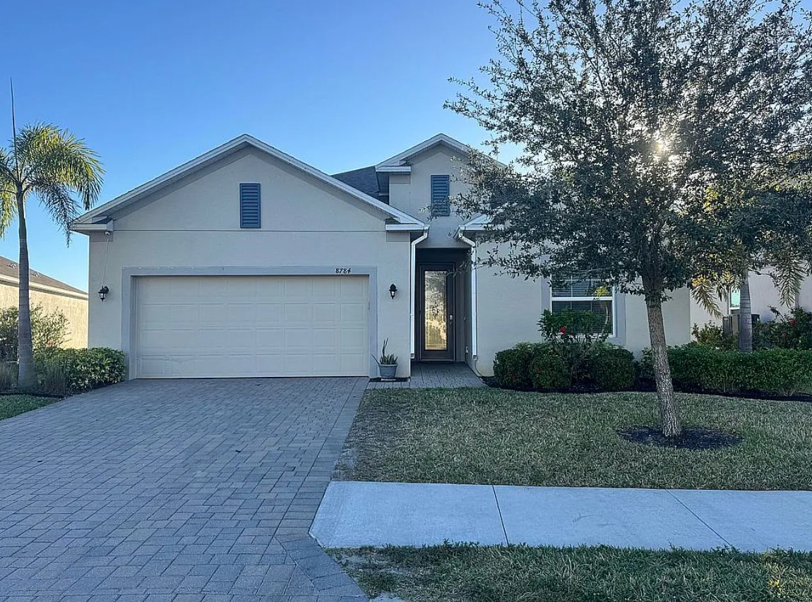 4 Bedroom House For Sale By Owner in North Fort Myers, FL 