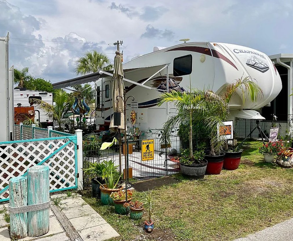 Fifth Wheel Camper For Sale By Owner in Chokoloskee, FL 