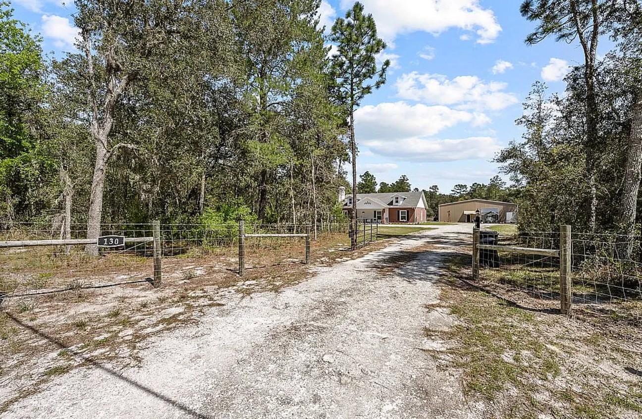Home With A Shop For Sale By Owner in Palatka, FL 