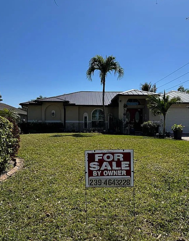 3 Bedroom House For Sale By Owner in Fort Myers, FL 