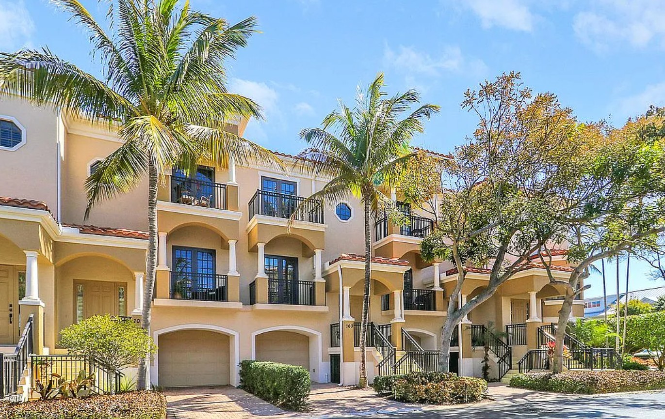 Casa Del Sol Townhouse For Sale By Owner in Tequesta, FL 