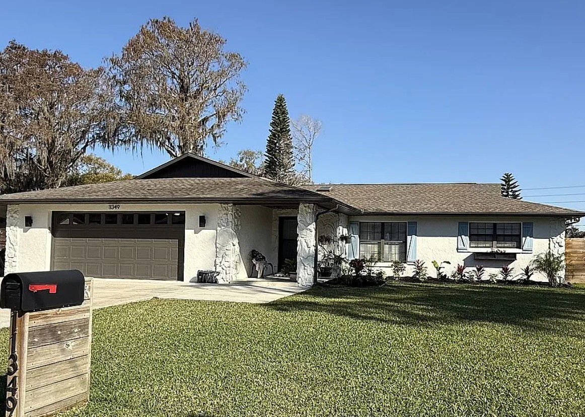 4 Bedroom House For Sale By Owner in Tavares, FL 