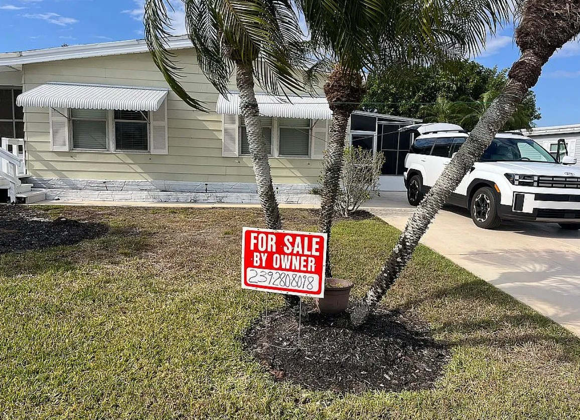 2 Bedroom House For Sale By Owner in Bonita Springs, FL 