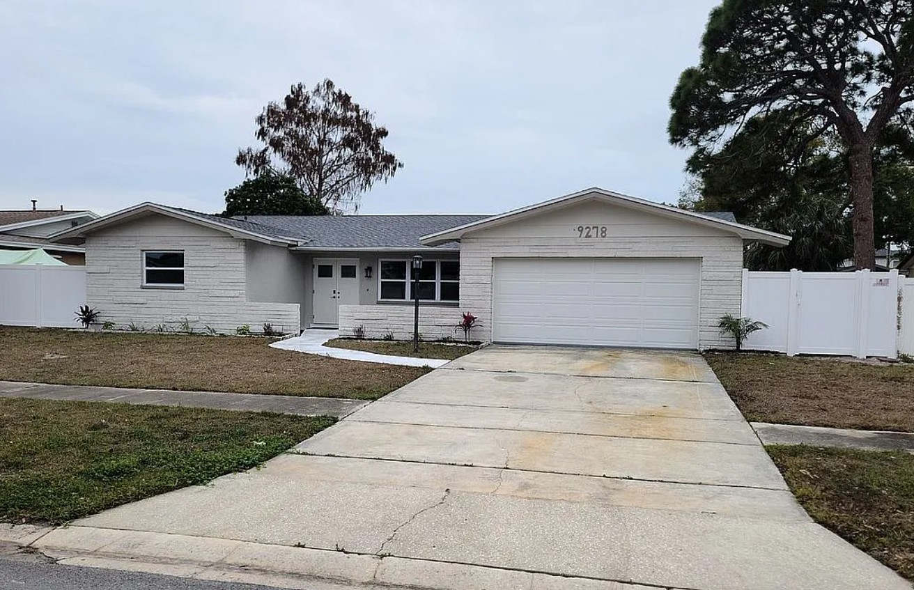 3 Bedroom House For Sale By Owner in Seminole, FL