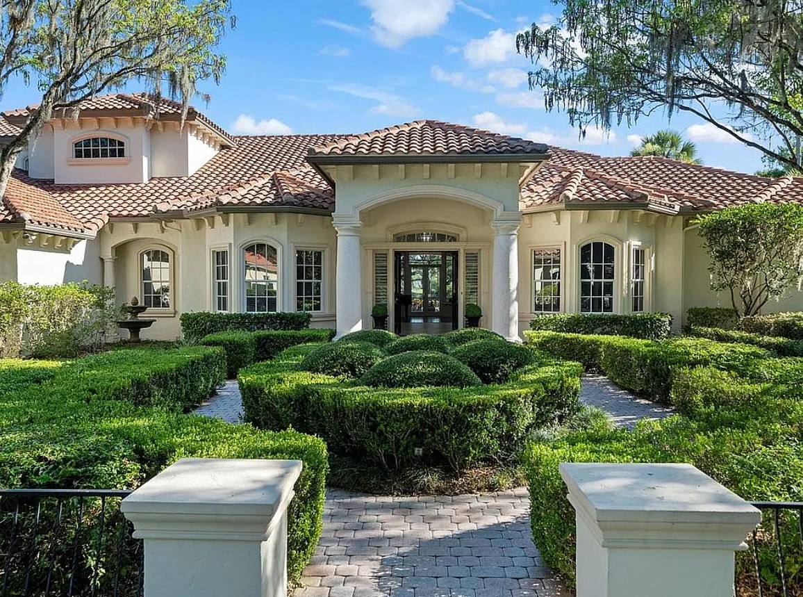 Mediterranean Style Estate in Reserve of Tampa Palms FSBO