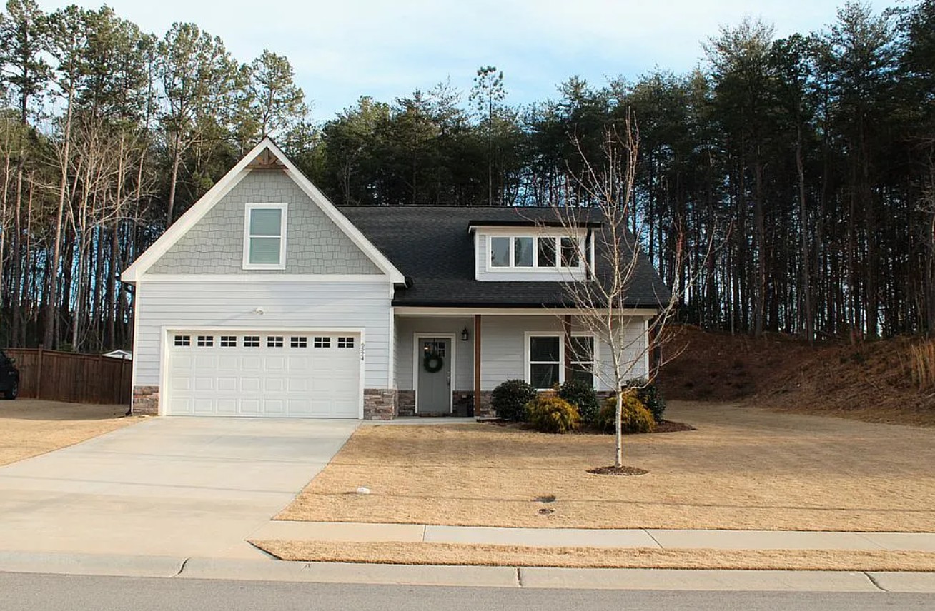 4 Bedroom House For Sale By Owner in Lula, GA 