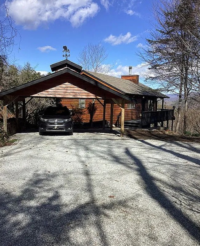 2 Bedroom Cabin For Sale By Owner in Rabun Gap, GA 
