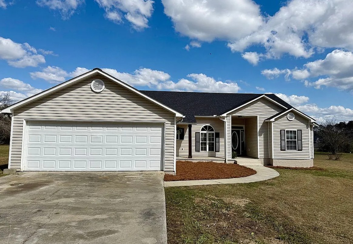 3 Bedroom House For Sale By Owner in Douglas, GA 