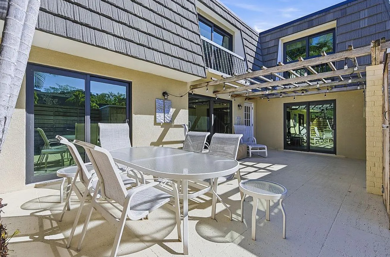 3 Bedroom Condo For Sale By Owner in Palm Beach Gardens, FL 