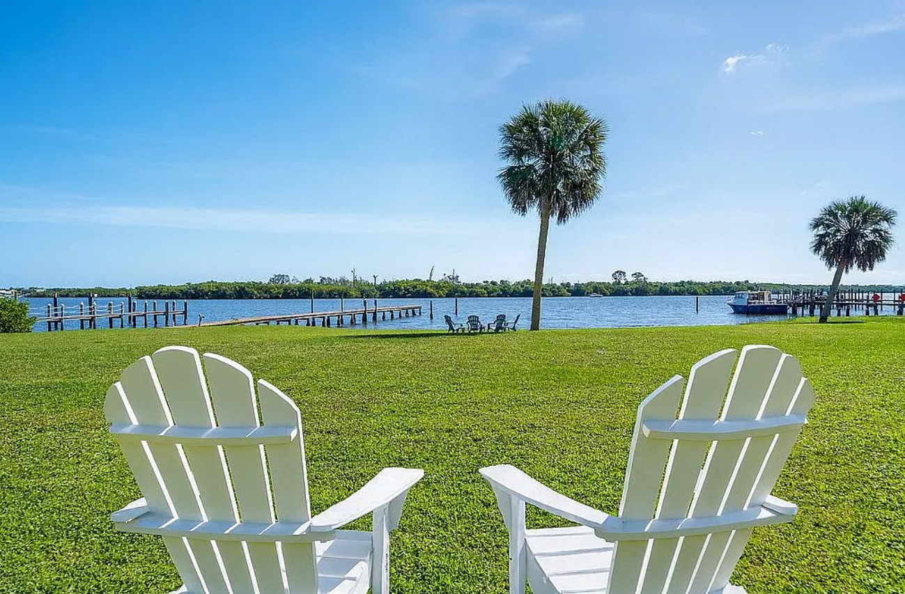 2 Bedroom House For Sale By Owner in Palm City, FL 