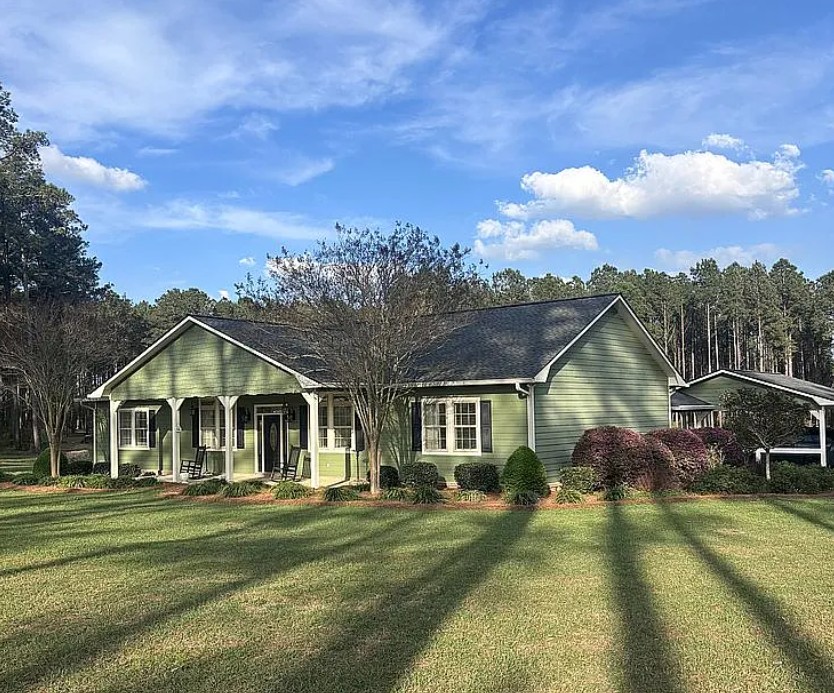 3 Bedroom House For Sale By Owner in Hartsfield, GA 