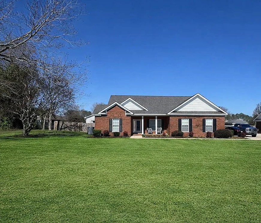 3 Bedroom House For Sale By Owner in Headland, AL 