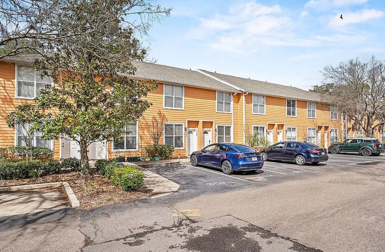 2 Bedroom Townhouse For Sale By Owner in Gainesville, FL 