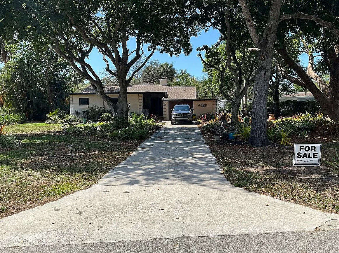 2 Bedroom House For Sale By Owner in Bonita Springs, FL 