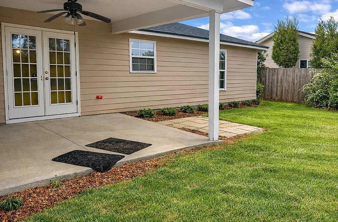 3 Bedroom House For Sale By Owner in Midway, FL 