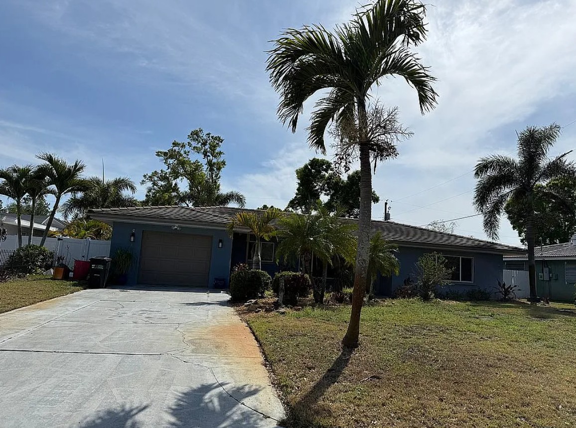 3 Bedroom House For Sale By Owner in Belleair Bluffs, FL 