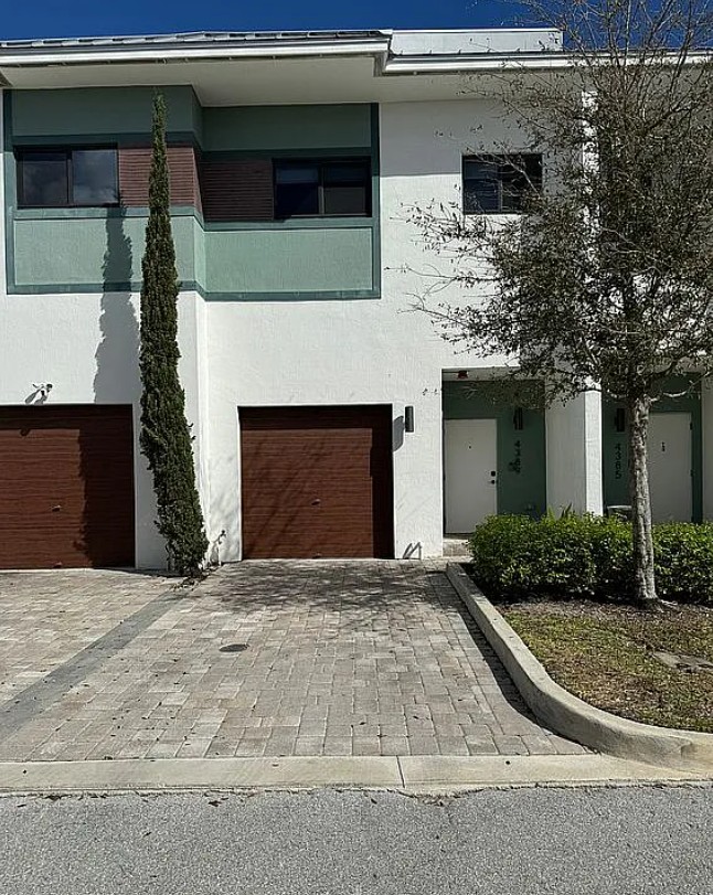 2 Bedroom Townhouse For Sale By Owner in Plantation, FL 