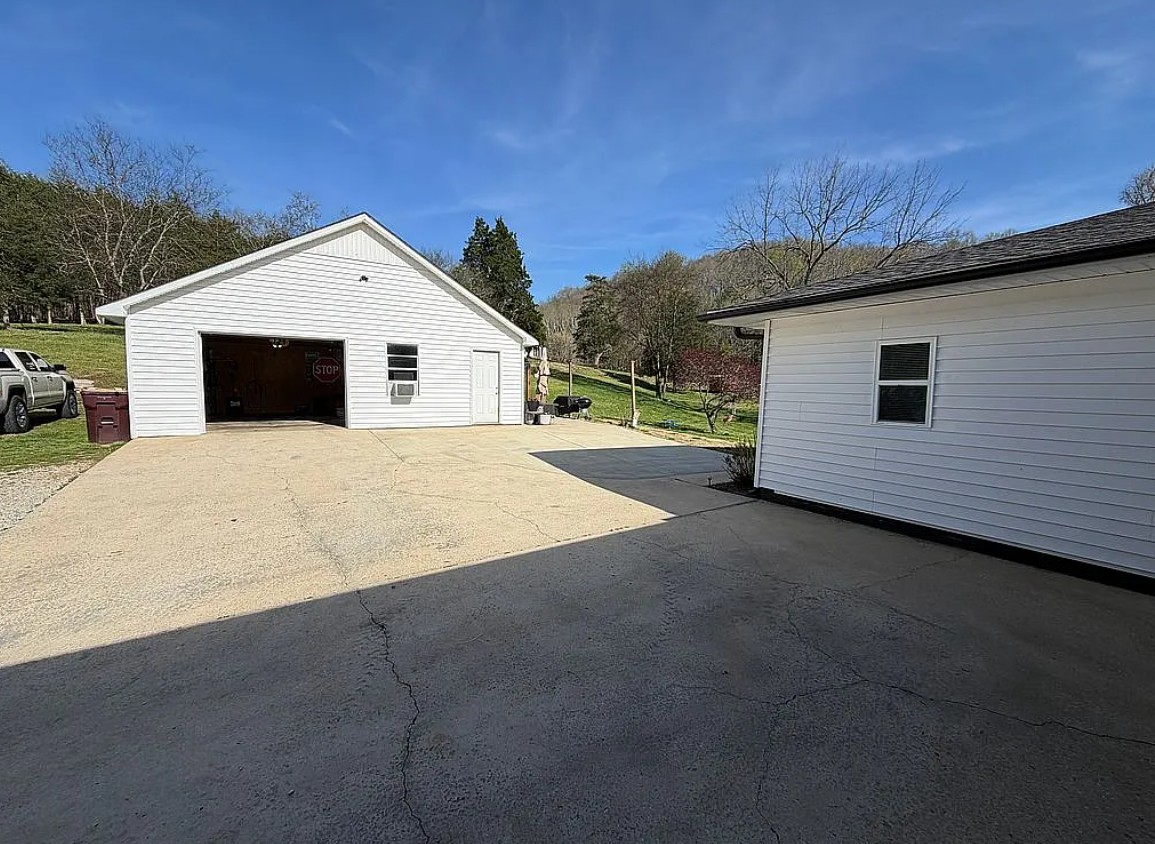 2 Bedroom House For Sale By Owner in Elkmont, AL 