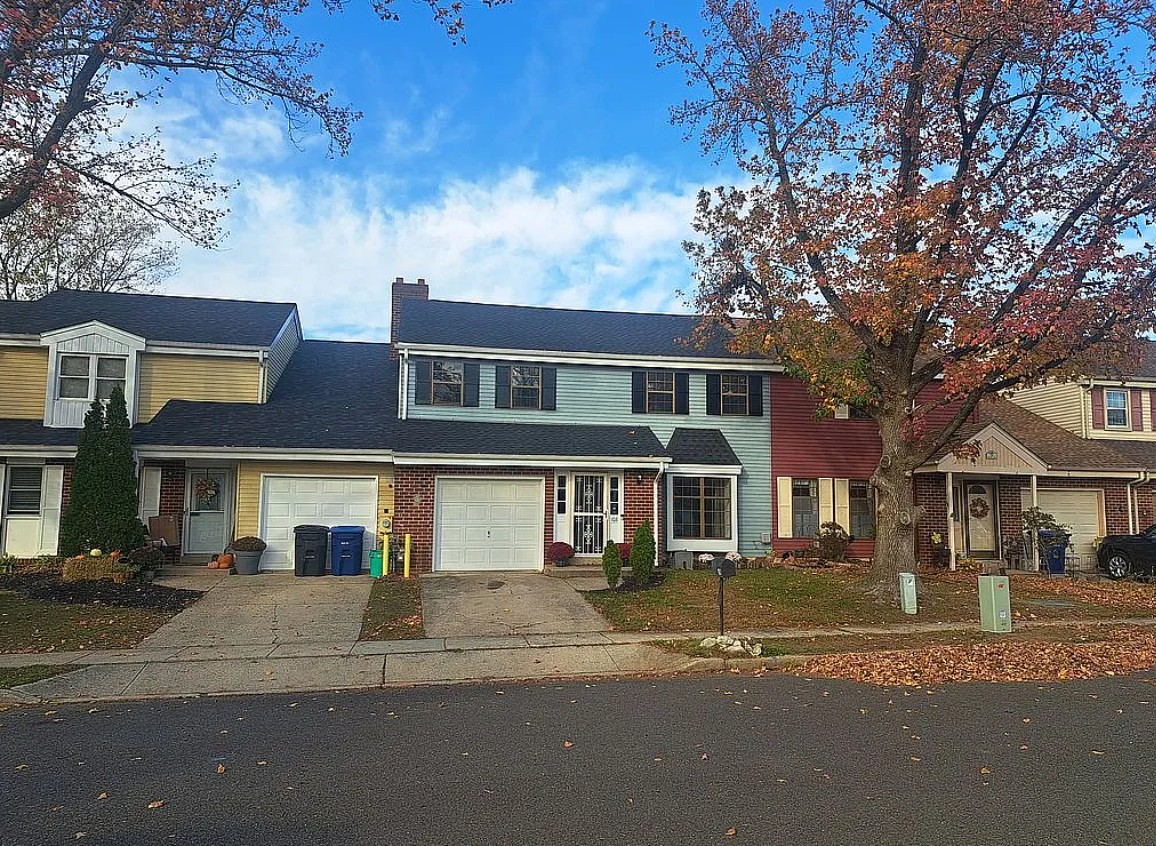 4 Bedroom Townhouse For Sale By Owner in Mount Laurel, NJ 