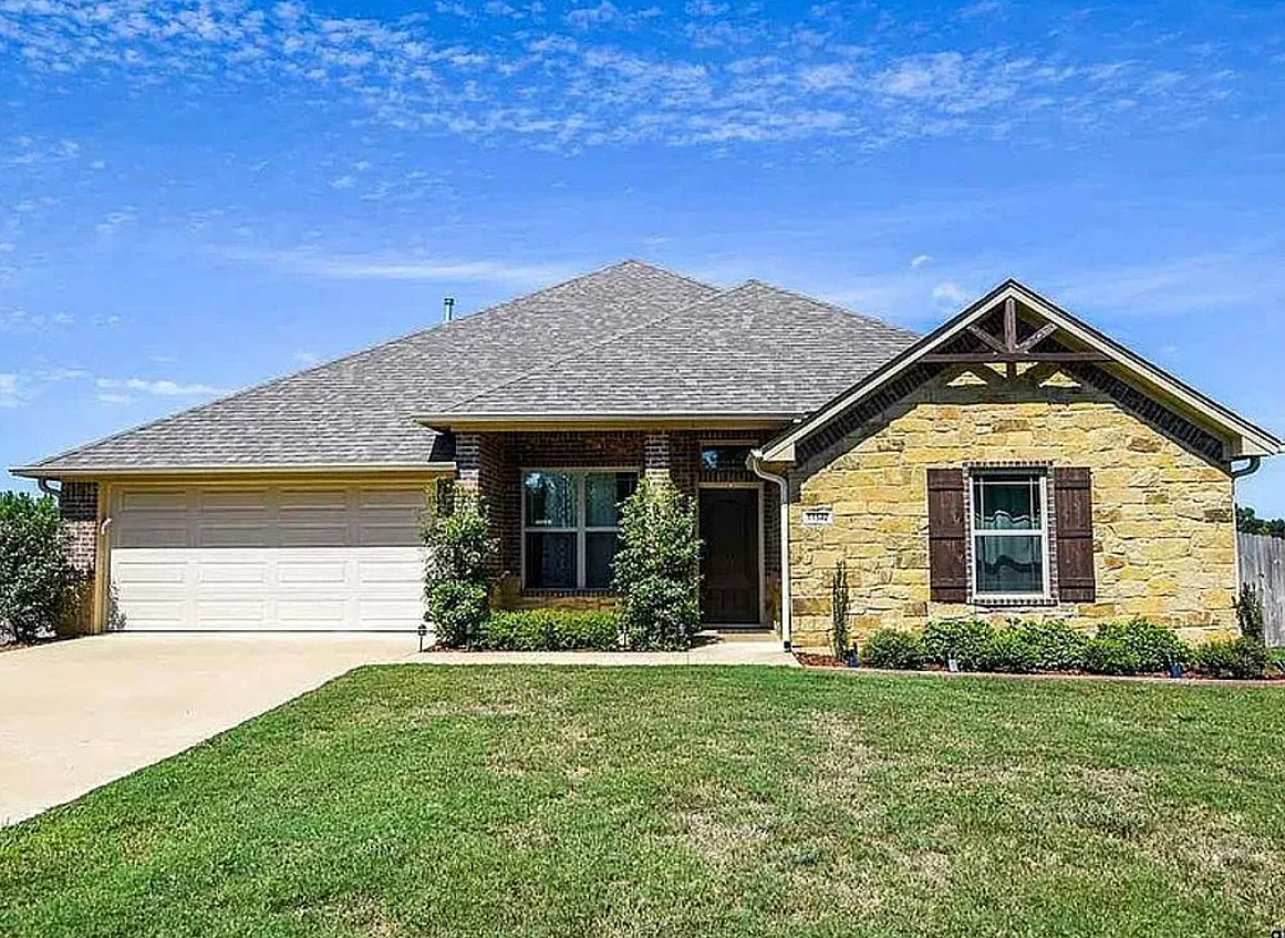 4 Bedroom House For Sale By Owner in Flint, TX 