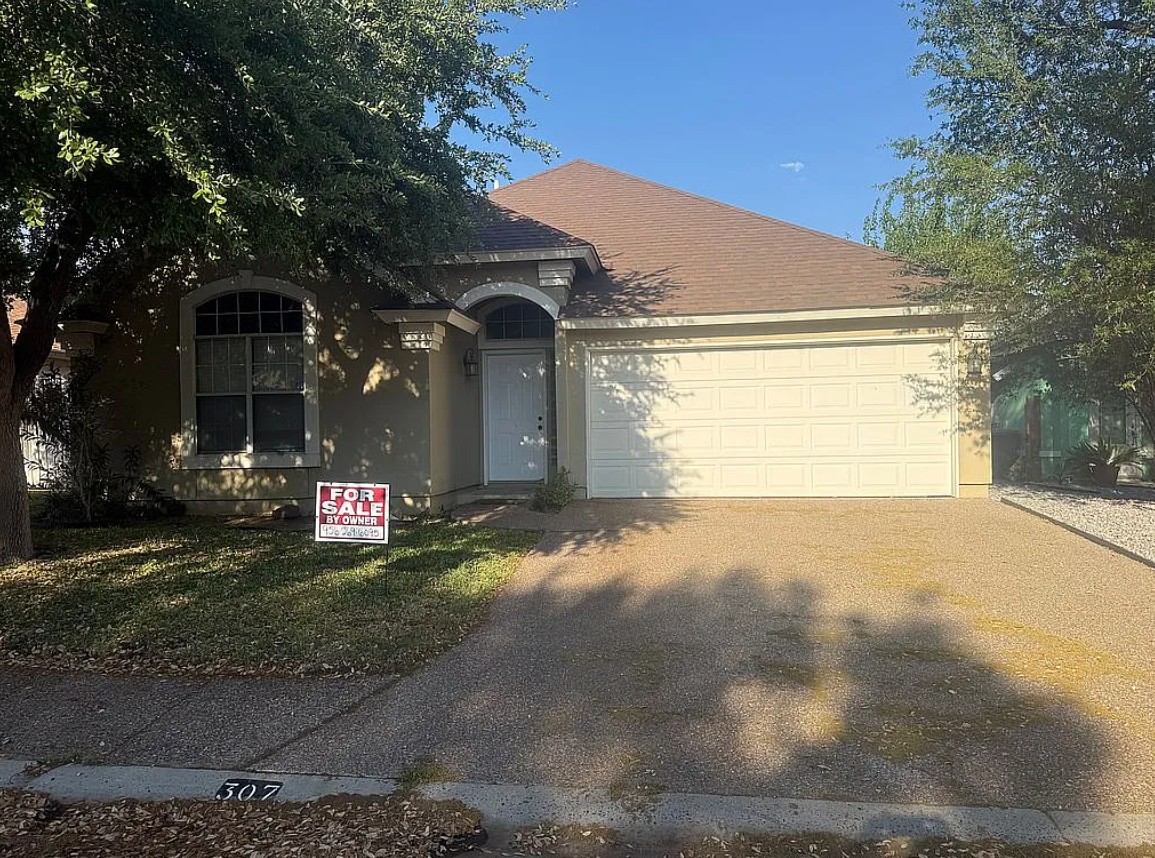 3 Bedroom House For Sale By Owner in Laredo, TX 