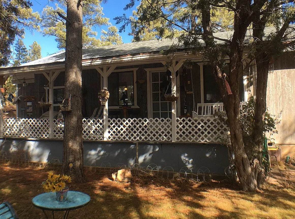 2 Bedroom House For Sale By Owner in Overgaard, AZ 