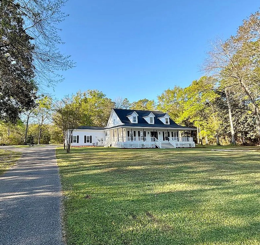 3 Bedroom House For Sale By Owner in Mobile, AL 