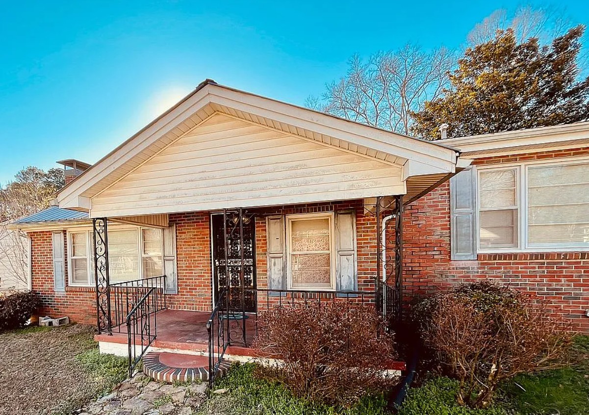 3 Bedroom House For Sale By Owner in Warrior, AL 