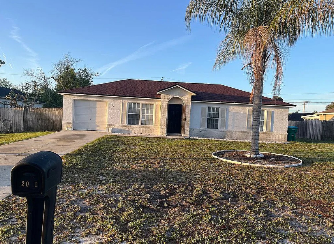 3 Bedroom House For Sale By Owner in Deltona, FL 