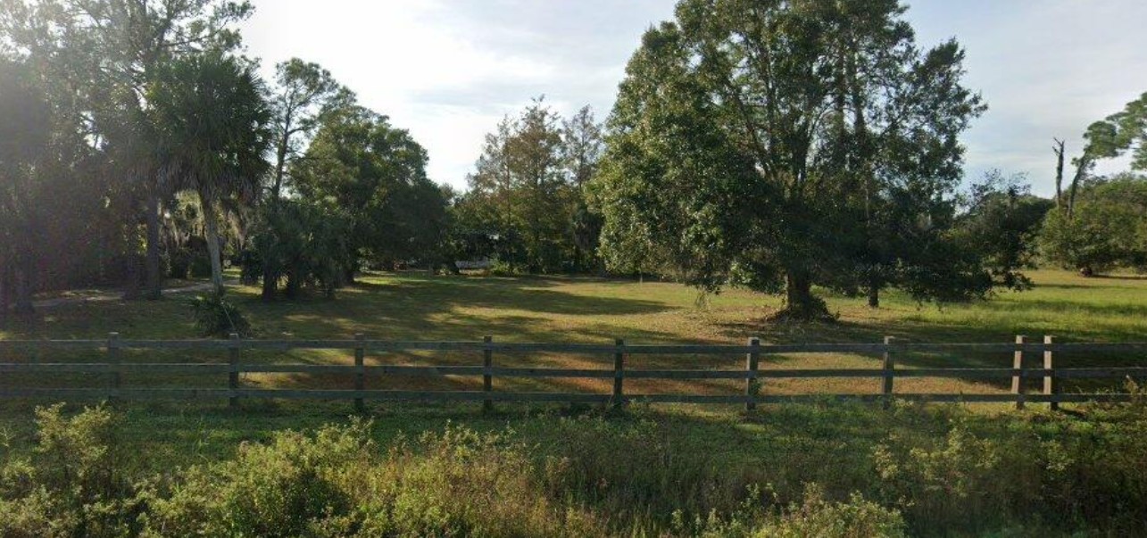 Country House For Sale By Owner in Moore Haven, FL 