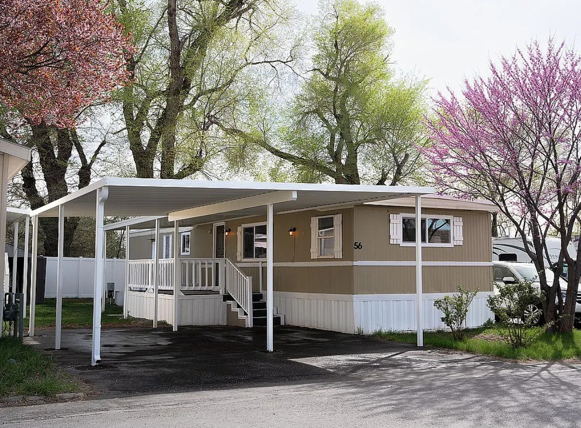 Home in Skyview RV & Mobile Home Park FSBO in Sandy, UT 