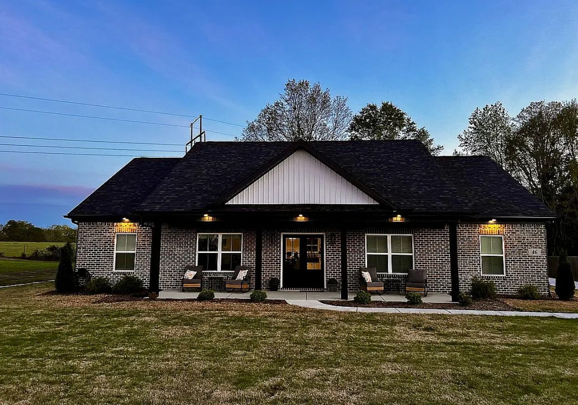 South Point Landing Custom Home FSBO in Fayetteville, TN 