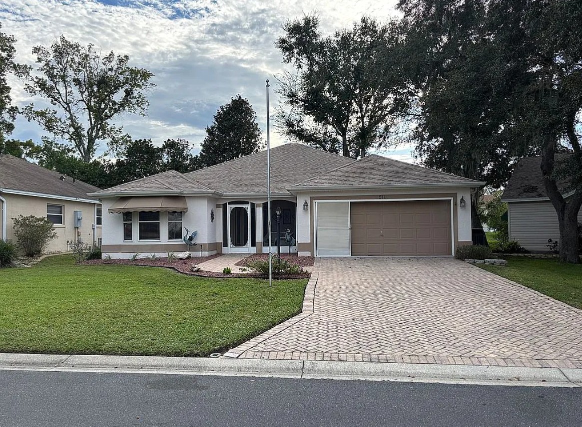 Home FSBO in Village of LaReynalda in Lady Lake, FL