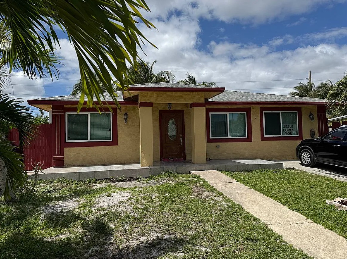 4 Bedroom House For Sale By Owner in Lake Worth, FL 