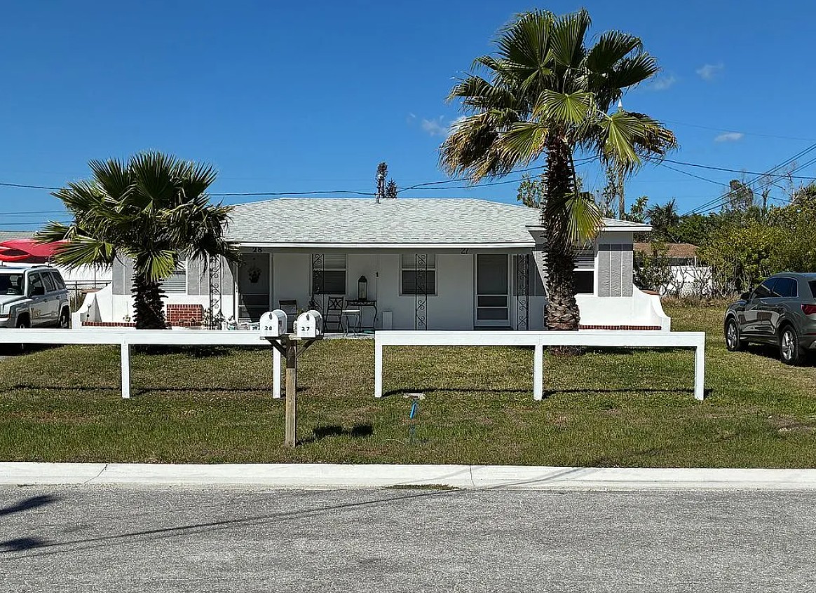4 Bedroom Duplex For Sale By Owner in Madeira Beach, FL 
