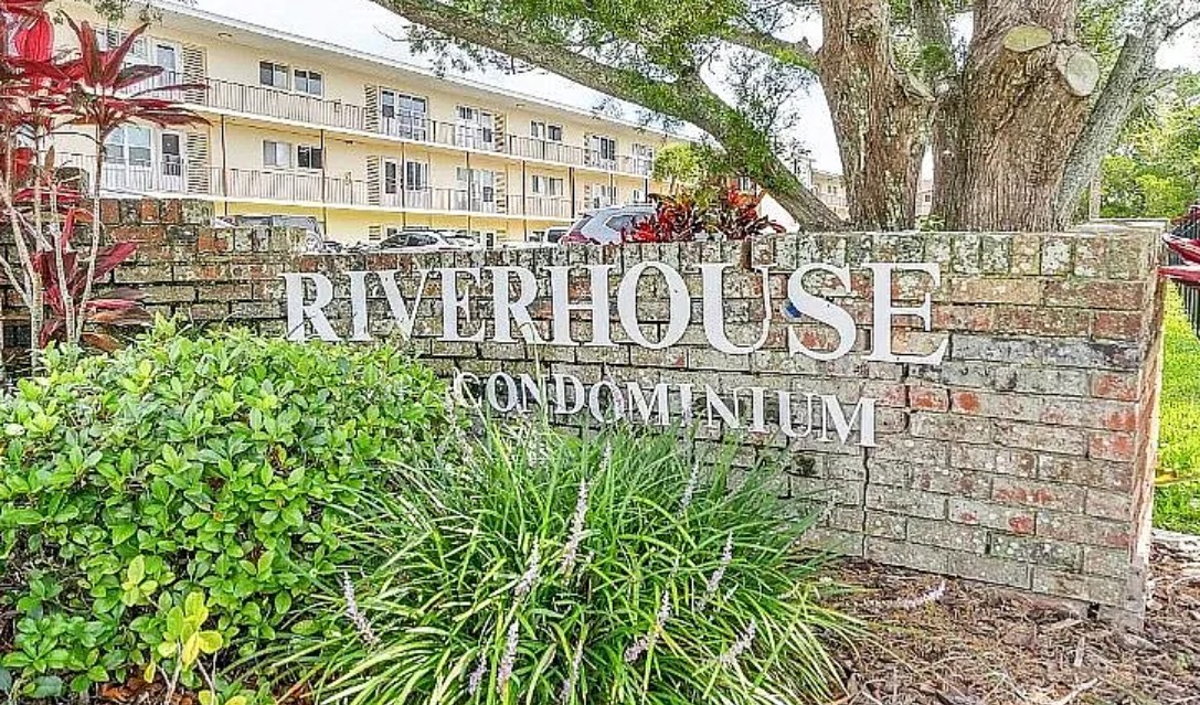 1 Bedroom Apartment For Sale By Owner in Daytona Beach, FL 