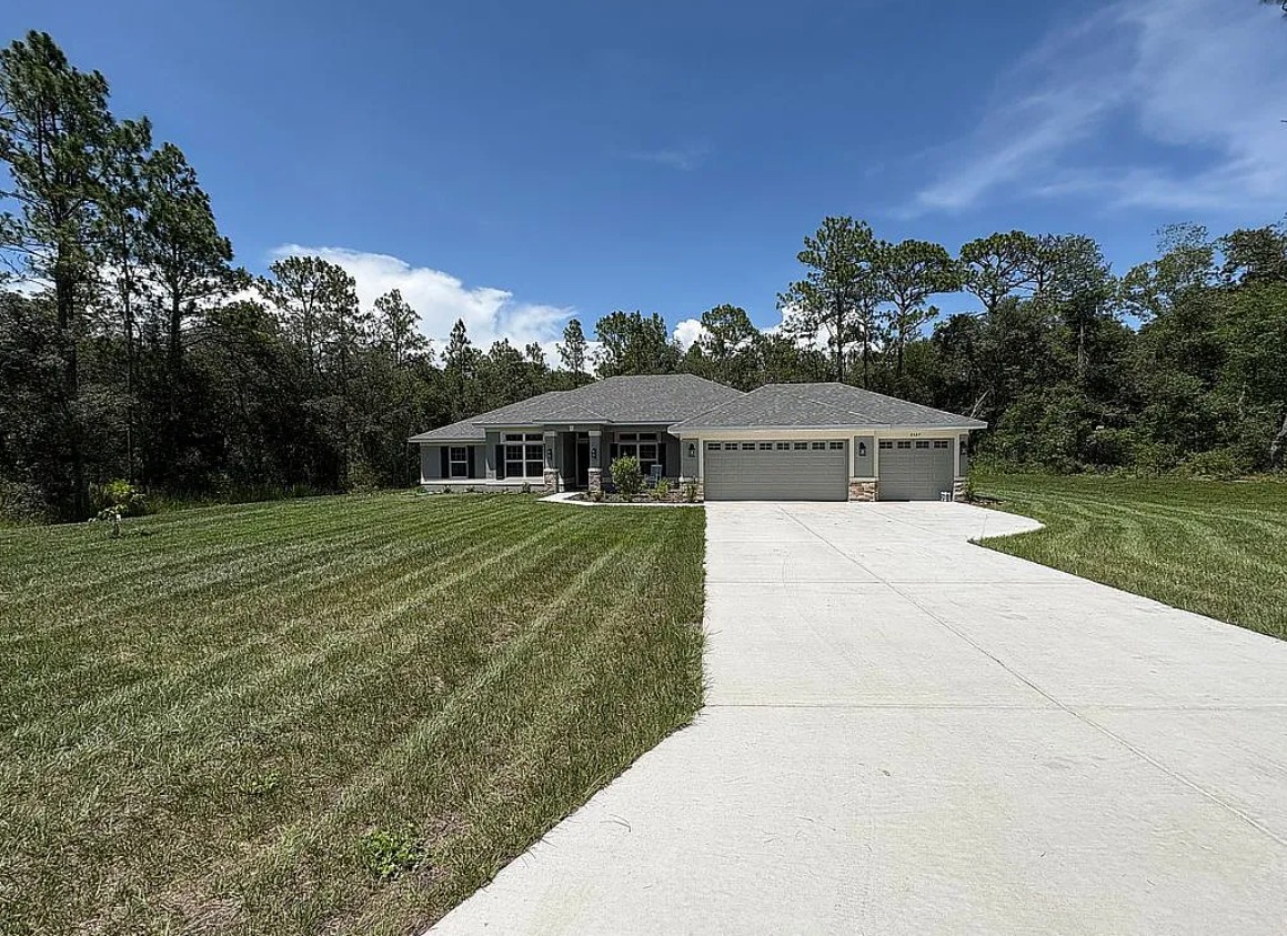 4 Bedroom House For Sale By Owner in Beverly Hills, FL 