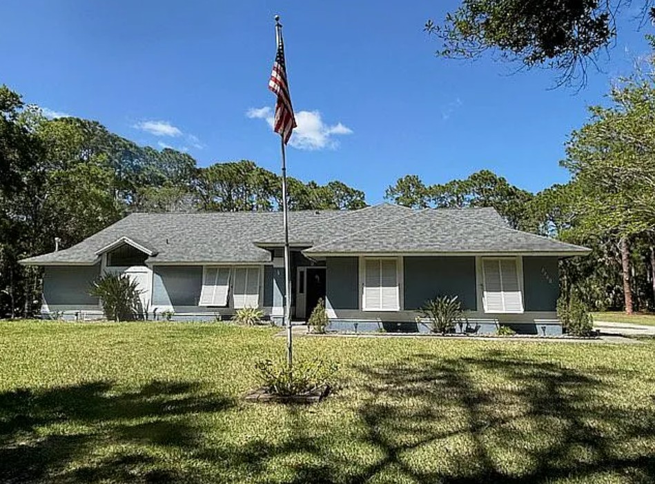 3 Bedroom Pool House For Sale By Owner in Cocoa, FL 