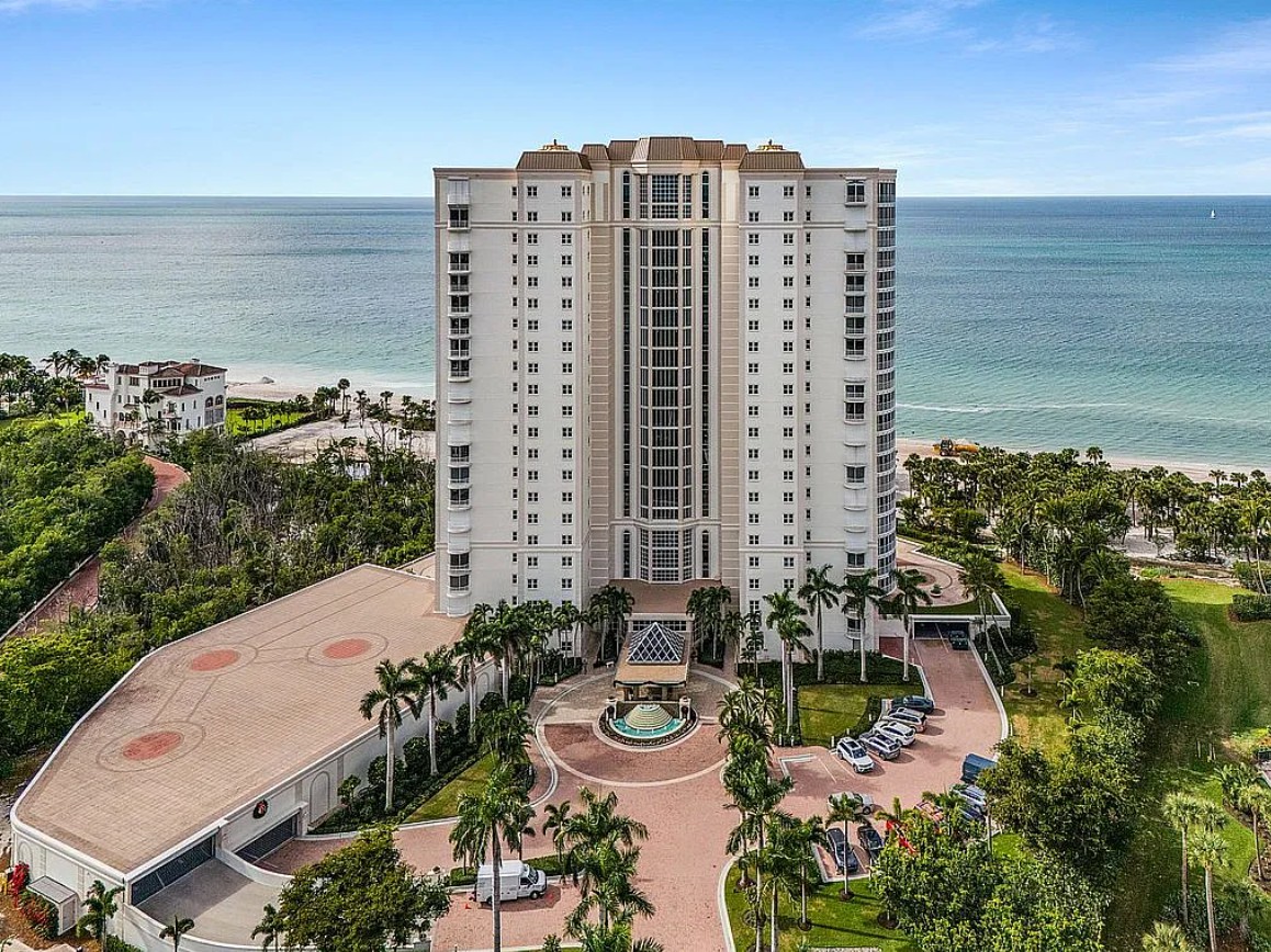 3 Bedroom Waterfront Condo For Sale By Owner in Naples, FL 