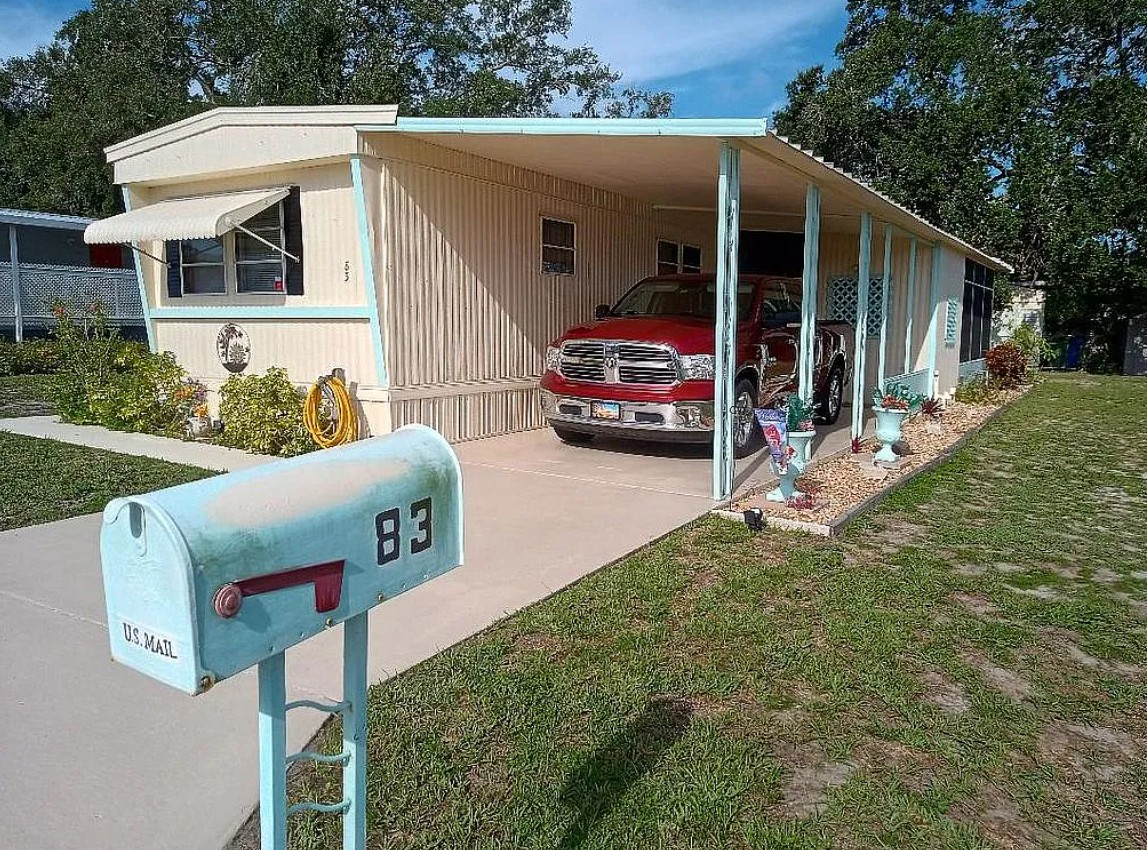 Fully Furnished Mobile Home FSBO in Winter Haven, FL 