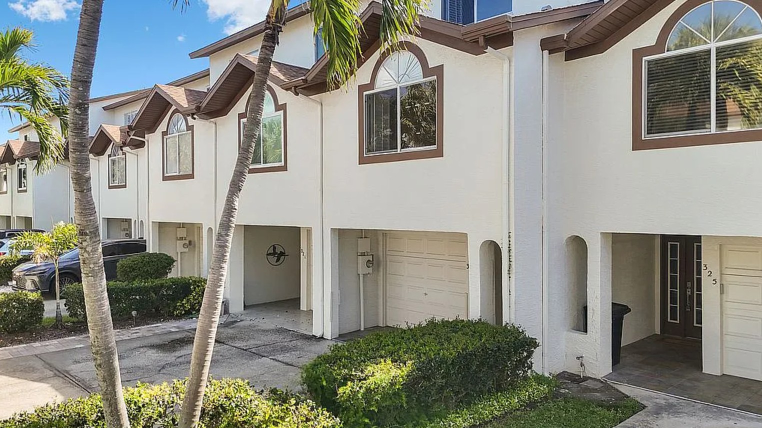 3 Bedroom Townhouse For Sale By Owner in Tierra Verde, FL 