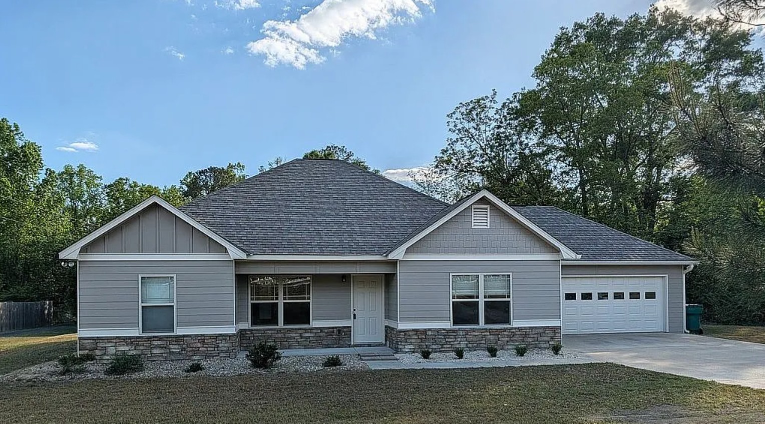 3 Bedroom House For Sale By Owner in Smiths Station, AL 