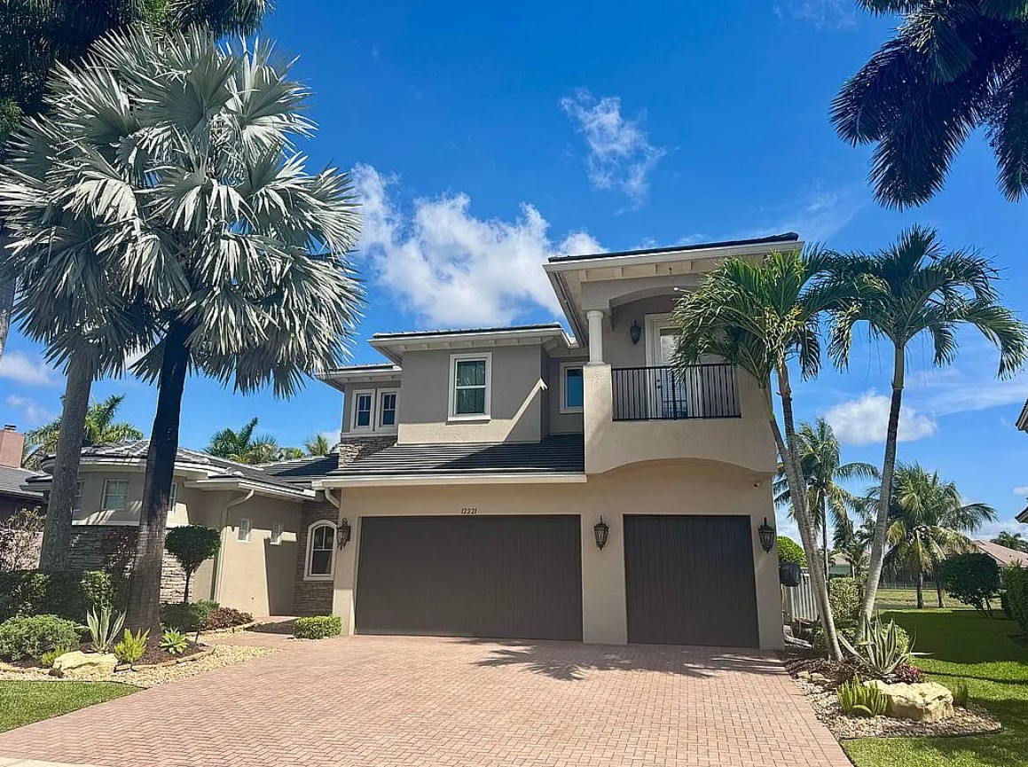 Waterfront Home For Sale By Owner in Parkland, FL 